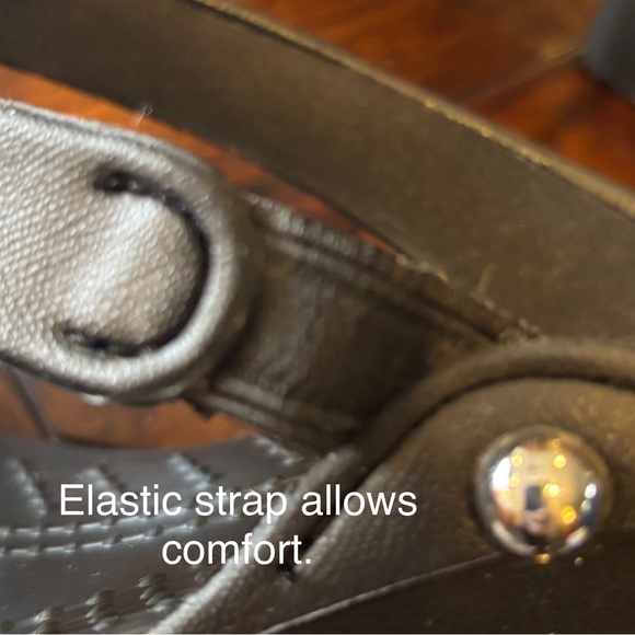 CROCKS size 10 healed sandle - new without box. - Picture 6 of 7